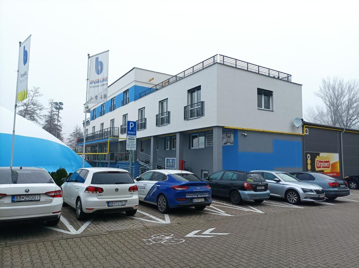 Baseline Sportovy Areal & Penzion Banska Bystrica Ngoại thất bức ảnh