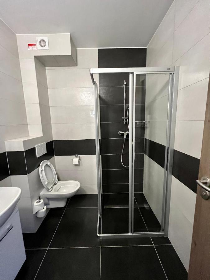 Baseline Sportovy Areal & Penzion Banska Bystrica Ngoại thất bức ảnh