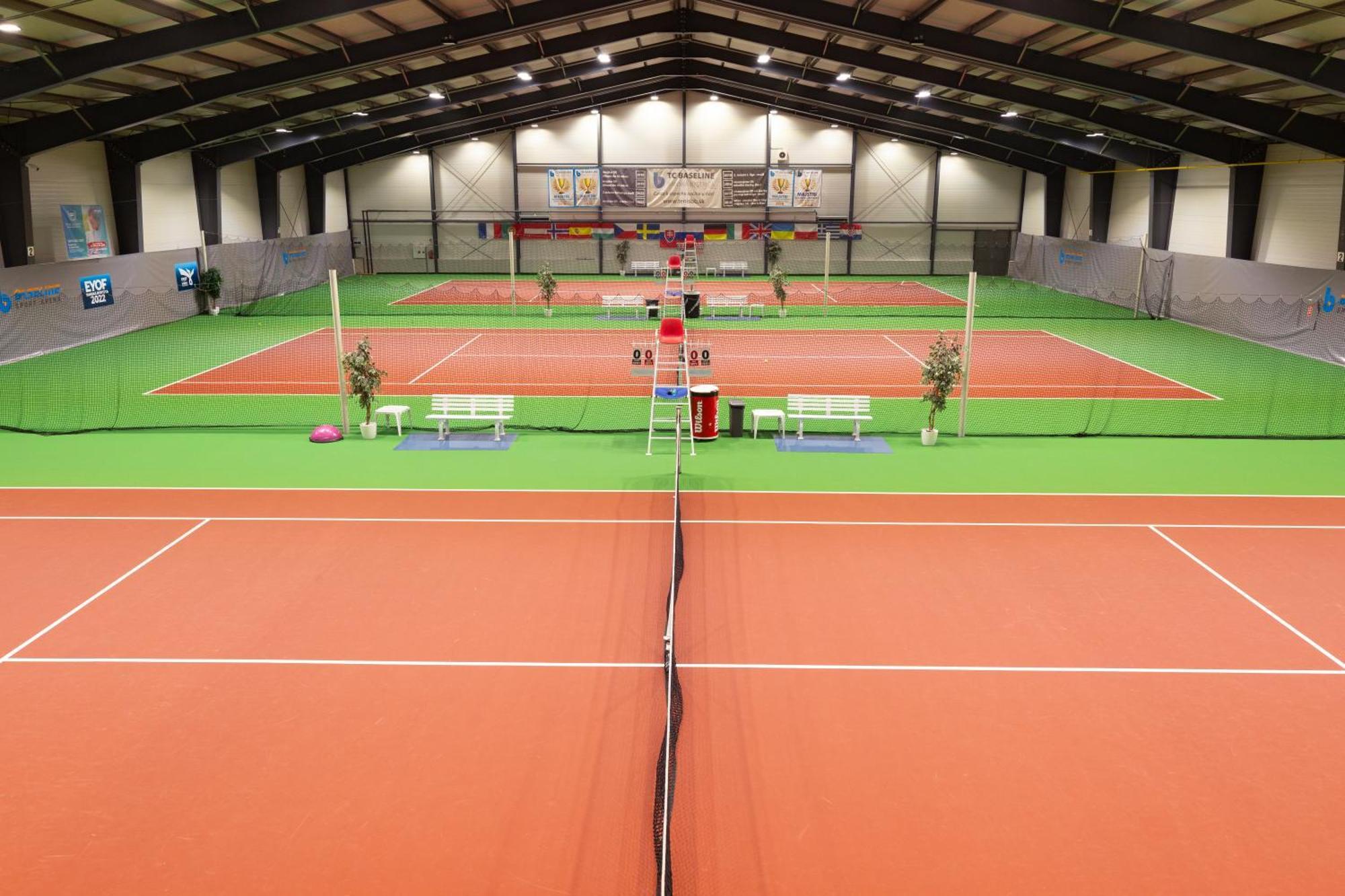 Baseline Sportovy Areal & Penzion Banska Bystrica Ngoại thất bức ảnh