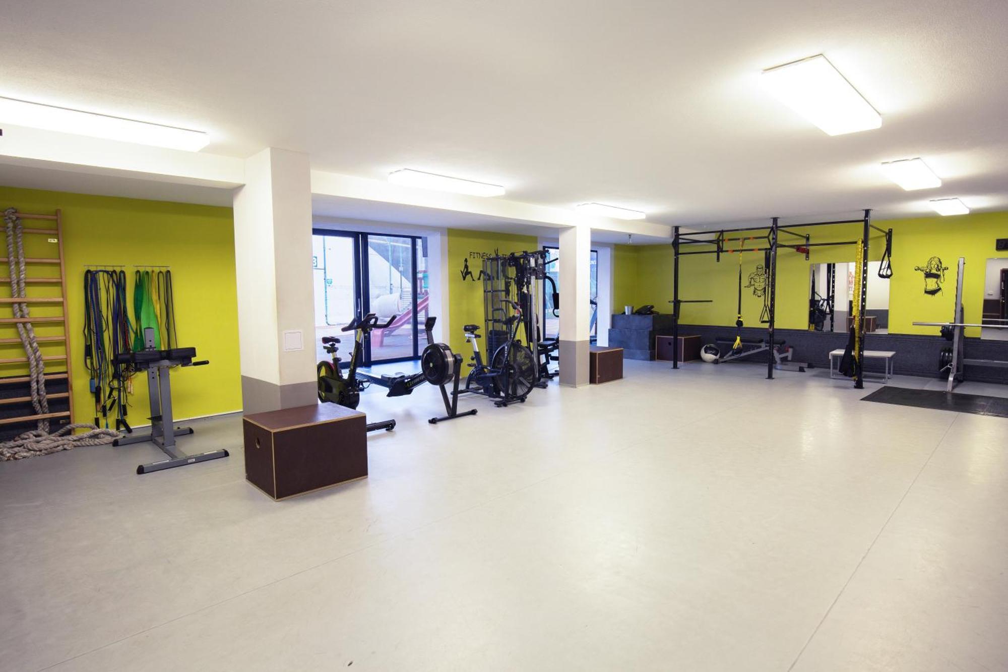 Baseline Sportovy Areal & Penzion Banska Bystrica Ngoại thất bức ảnh